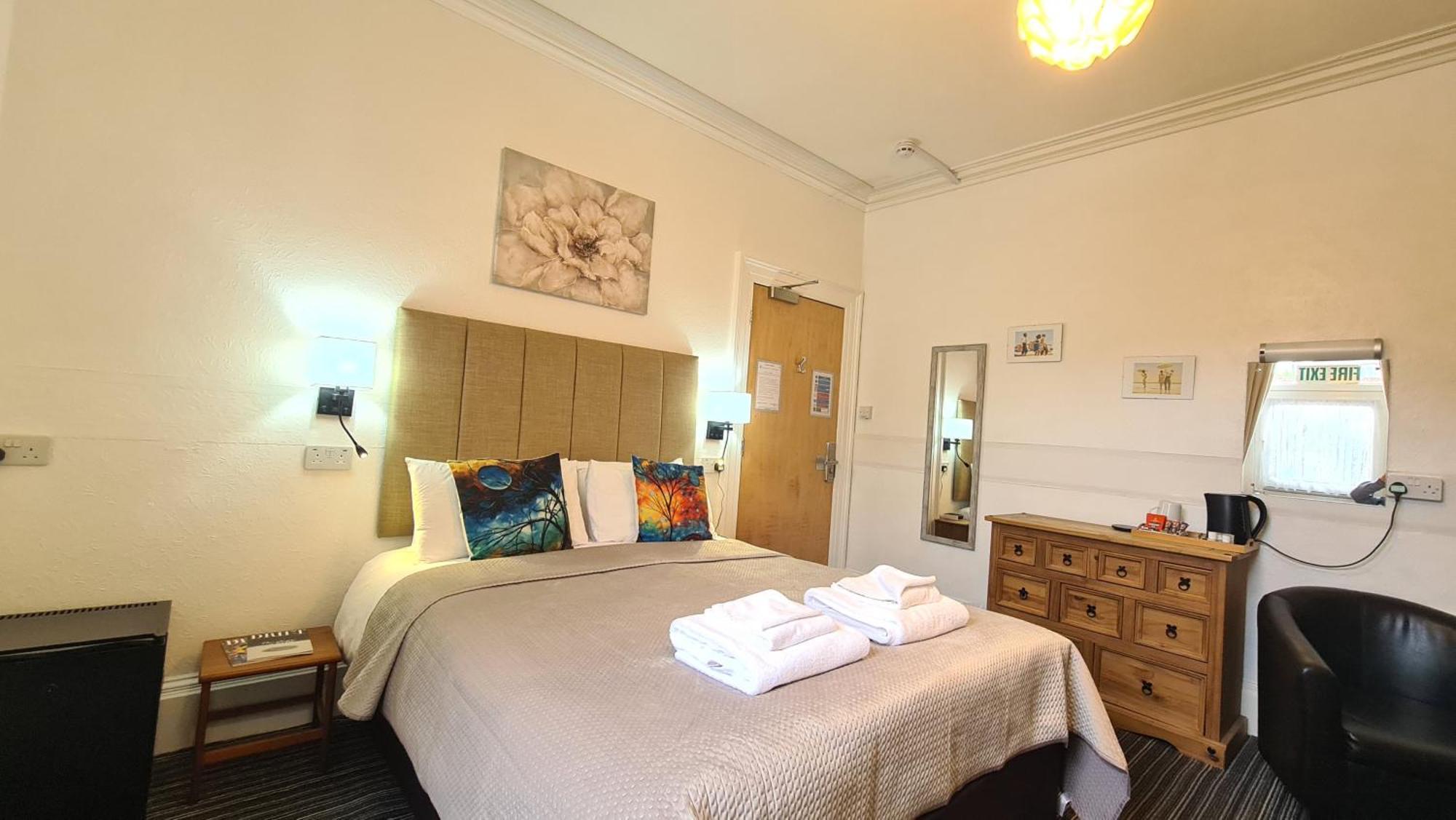The Torland - Paignton Seafront - Free Parking, All Rooms En-Suite Εξωτερικό φωτογραφία
